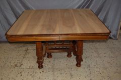 Tavolo-in-noce-allungabile